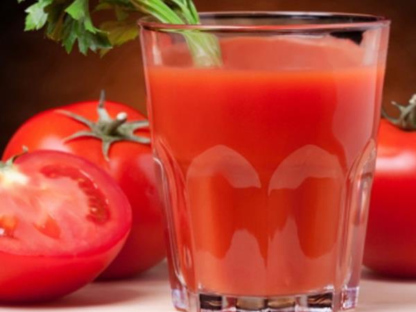 Kaj se zgodi, če pijete paradižnikov sok za zajtrk?